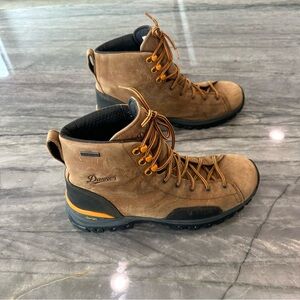 Danner Men's Stronghold 16711 Brown 6 Inch Work Boots. Size 11.5 waterproof